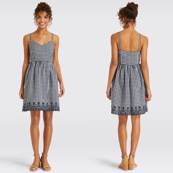 Draper James Dresses & Skirts - ✨ Draper James Embroidered Gingham Dress ✨